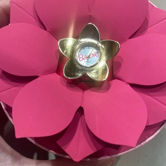 Fossil Barbie Limited Edition Gold Ring - Picture 3 of 4